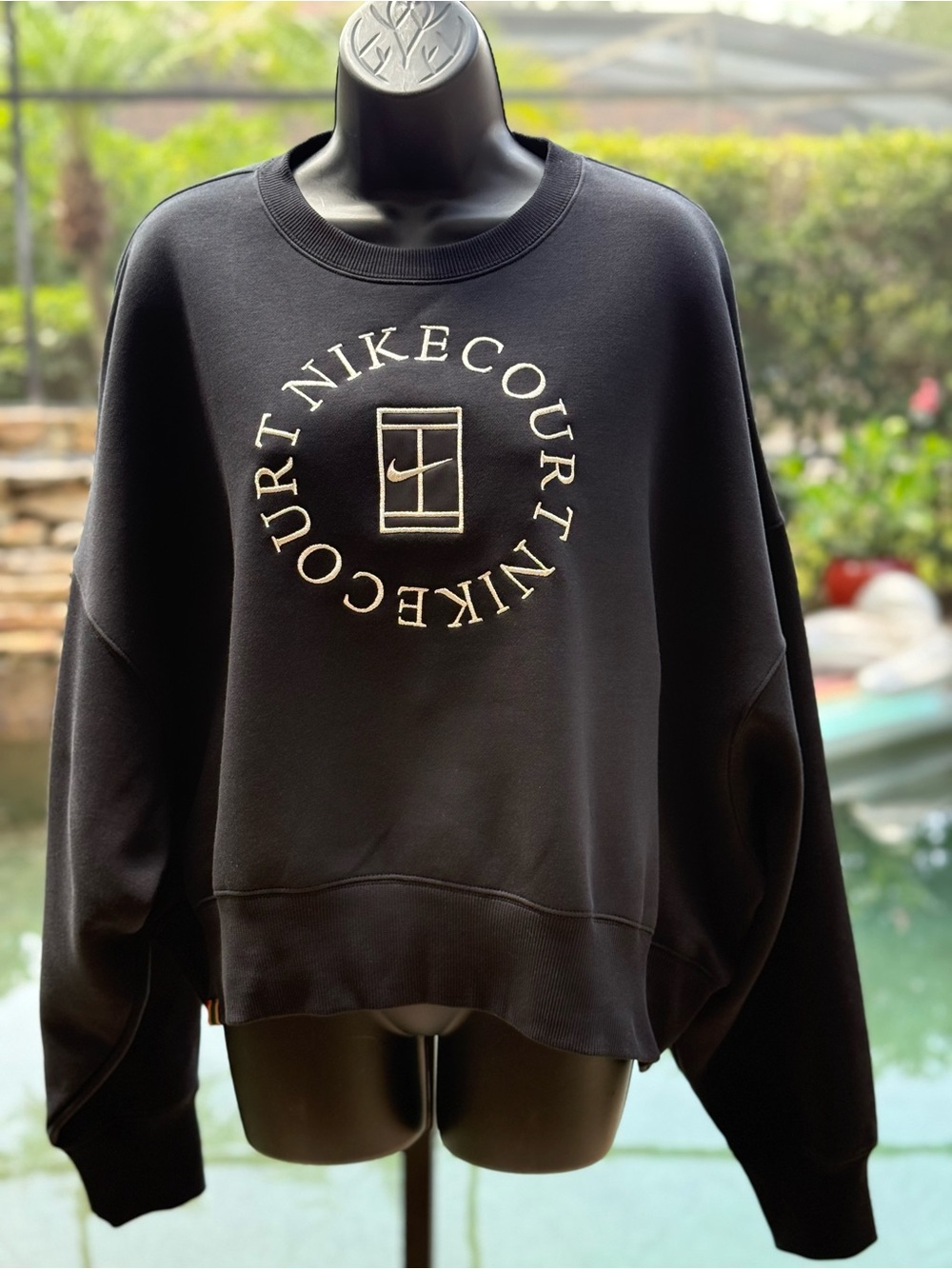 Nike Wmn's NikeCourt Heritage Phoenix Fleece Oversized Golf Crewneck HJ8988-010